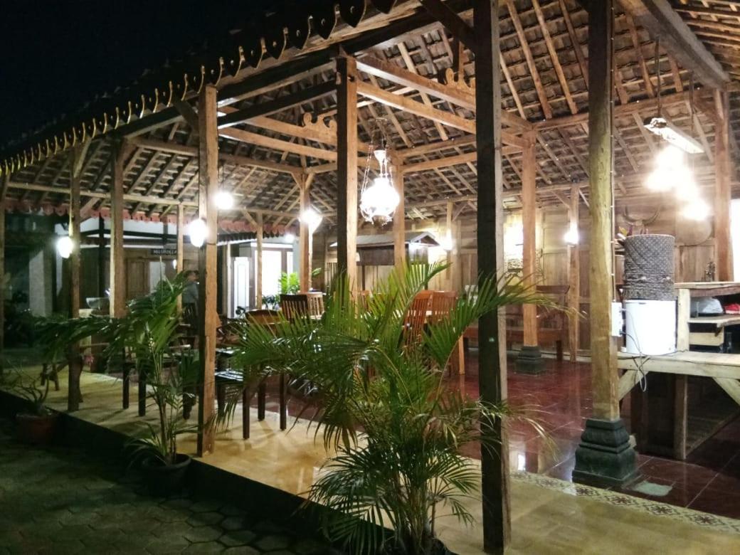 Diaga Grha Hotel Yogyakarta Exterior photo